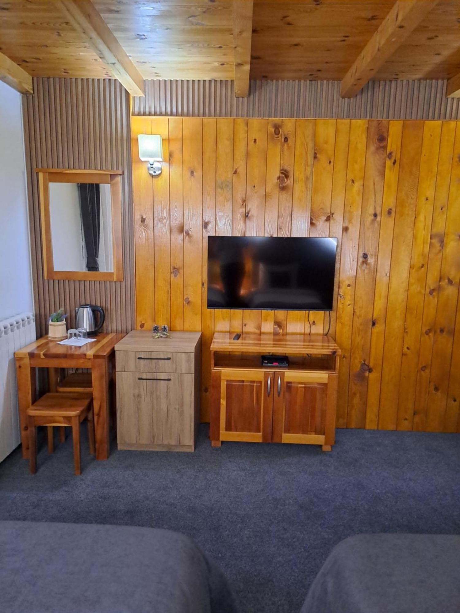 Rooms And Apartmants Mirovic Kolašin Стая снимка